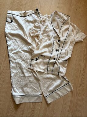 Morgan Lane Cream 100% Silk  Pyjama Set with Black Trim xsmall